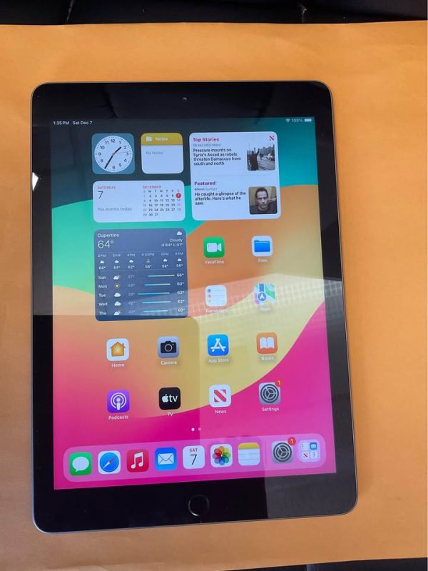 iPad 6th, 32 GB with WiFi