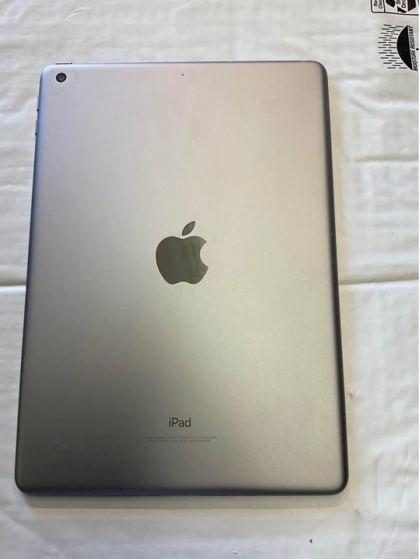 iPad 6th, 32 GB with WiFi