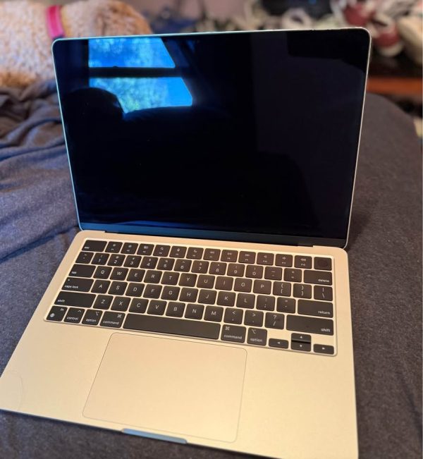 Apple - MacBook Air 13.6" Laptop - M2 chip Built for Apple Intelligence - 8GB Memory - 256GB SS