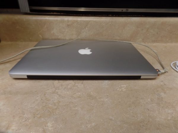 Mint Condition Apple MacBook Pro (Retina) 13 inch Laptop - ME662LLA