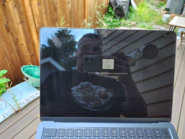 Apple 2022 M2 MacBook Air Laptop 13.6-inch Liquid Retina Display, 8GB RAM, 256GB SSD