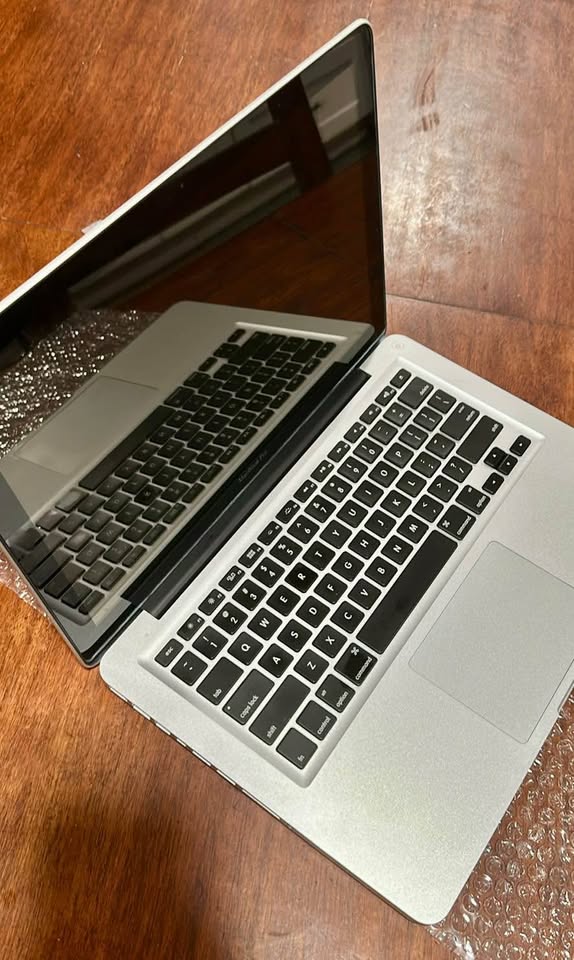 Apple MacBook Pro 13” Laptop - IOS X Mavericks