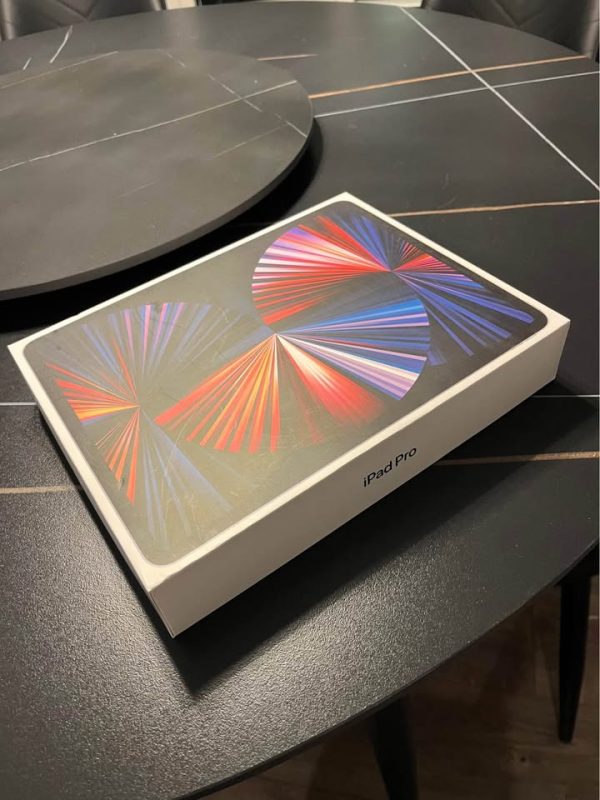 iPad Pro 12.9-inch, 256 GB, 5th Generation, Wi-Fi ONLY