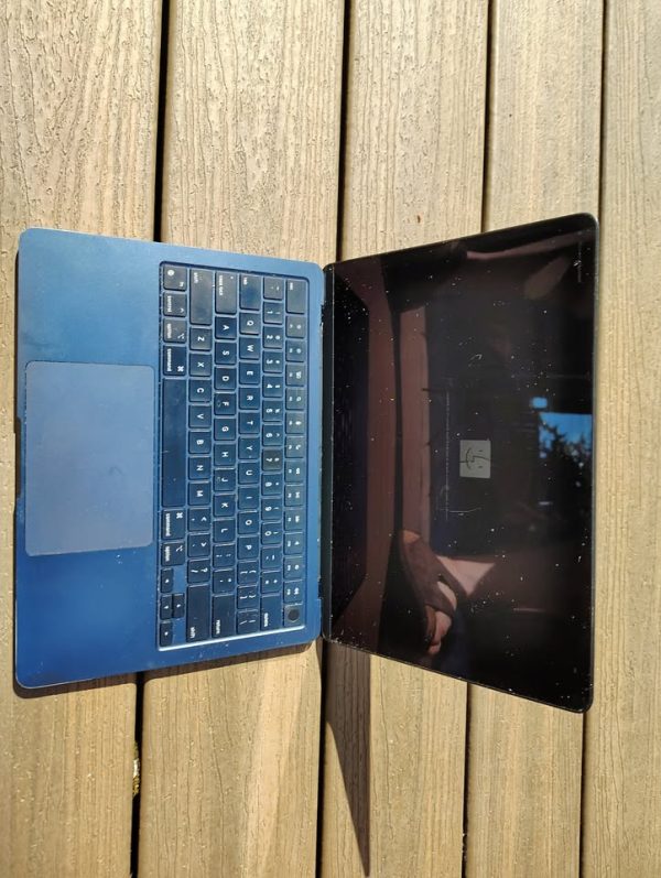 Apple 2022 M2 MacBook Air Laptop 13.6-inch Liquid Retina Display, 8GB RAM, 256GB SSD