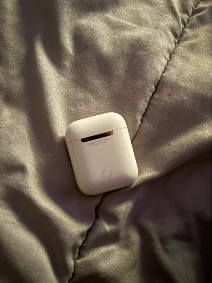 Headphones 1 Headphones