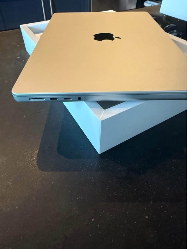 14” Macbook Pro, M3 Pro chip - 18gb ram, 512gb SSD w/ Applecare till 2027