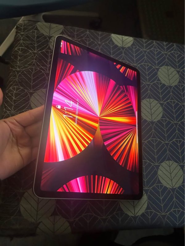 Apple 11 inch iPad Pro 3rd gen - CASH ONLY