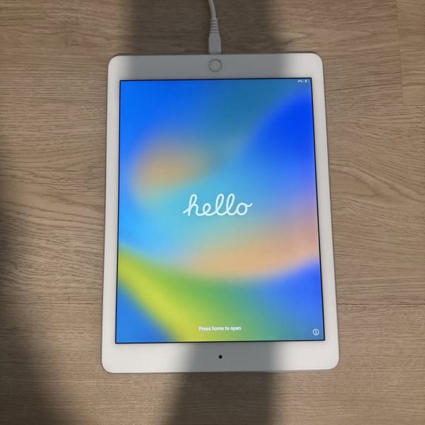 Apple Ipad Pro (9.7-inch) A1673 128 Gb, Wi-fi, 9.7 In - White