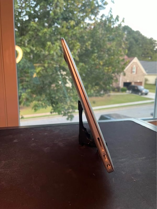 Refurbished Apple Laptop MacBook Air 2017 i7