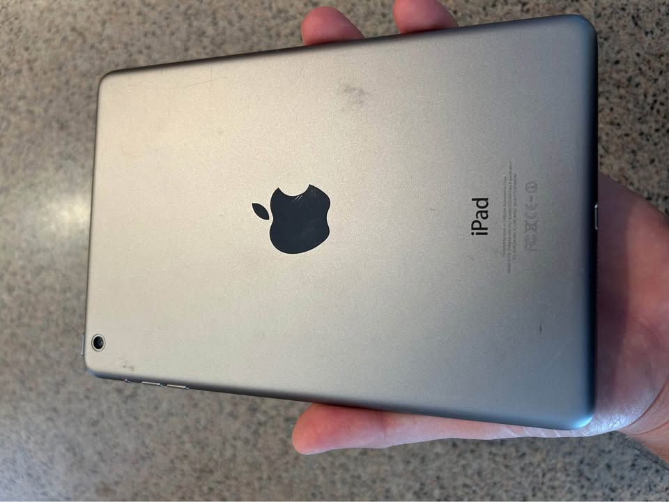 Used Apple Mini IPad MF432LL/A 1 Used Apple Mini IPad MF432LL/A