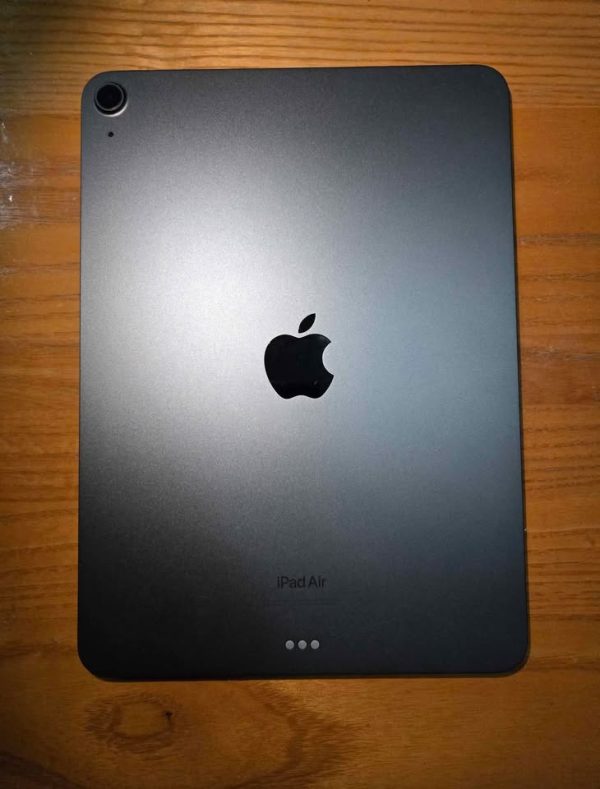 Apple iPad Air 5th Generation 64gb WiFi Space Gray 10.9 Inch