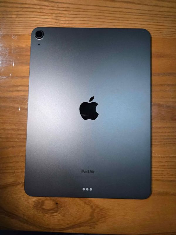 Apple iPad Air 5th Generation 64gb WiFi Space Gray 10.9 Inch
