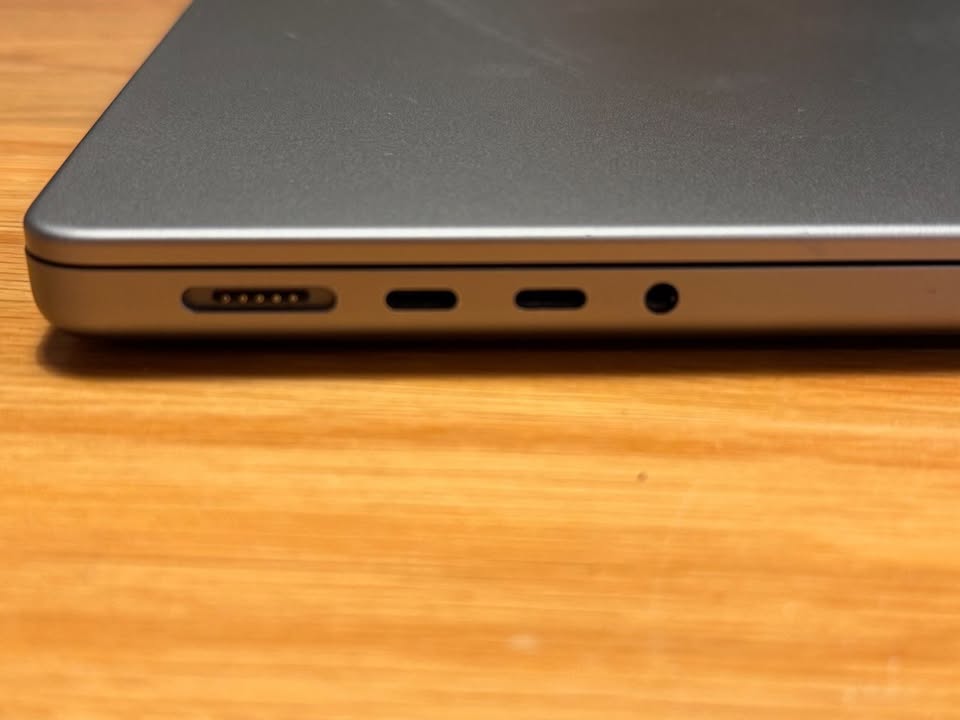 MacBook Pro (M1 Pro) APPLECARE+ to Dec-2026! 1TB SSD! 1 MacBook Pro (M1 Pro) APPLECARE+ to Dec-2026! 1TB SSD!