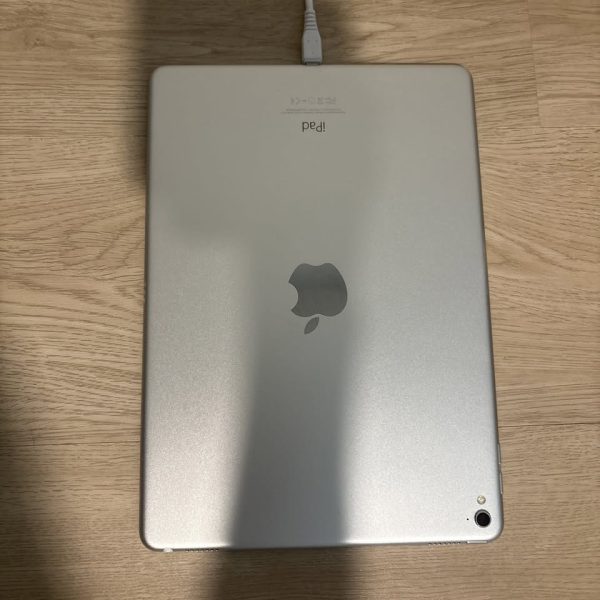 Apple Ipad Pro (9.7-inch) A1673 128 Gb, Wi-fi, 9.7 In - White