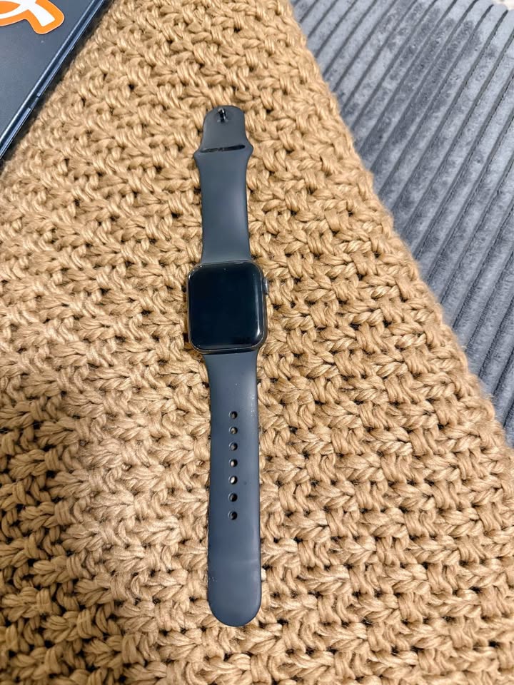 Black Apple Watch Series 6 40mm 3 Black Apple Watch Series 6 40mm