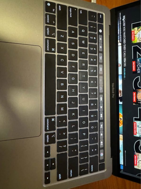 MacBook Pro 2022 13” M2