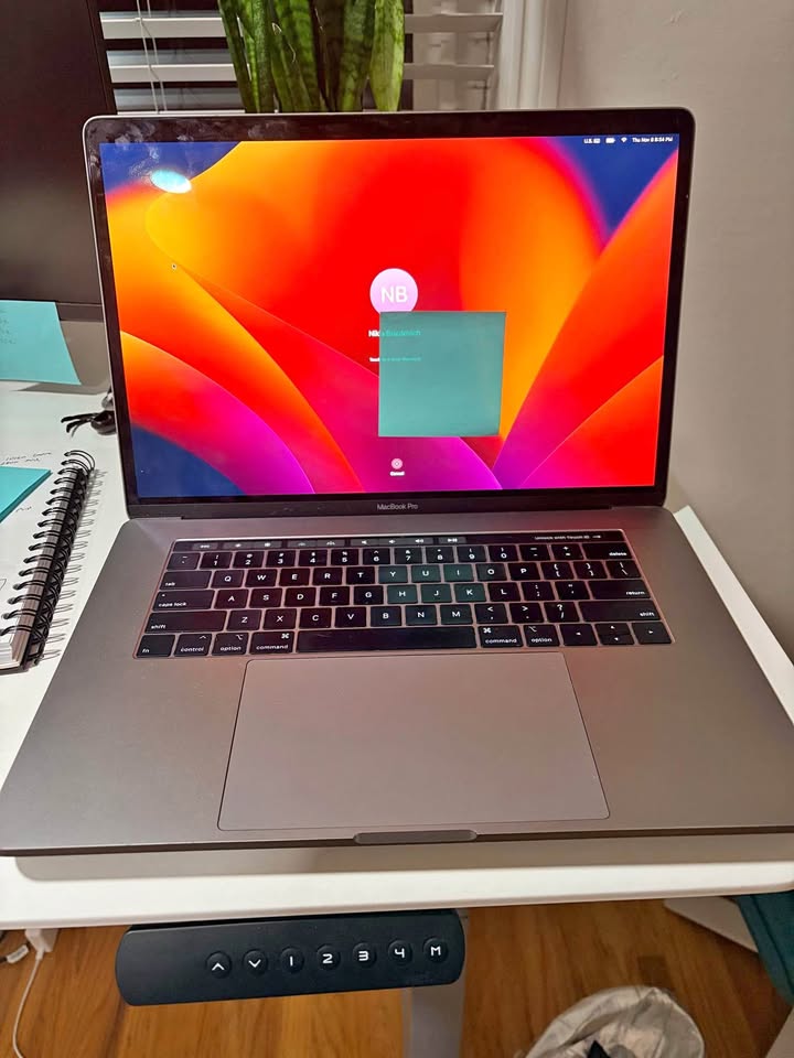 Apple MacBook Pro 2019 i9 15 inch used a few times, like new 1 Apple MacBook Pro 2019 i9 15 inch used a few times, like new