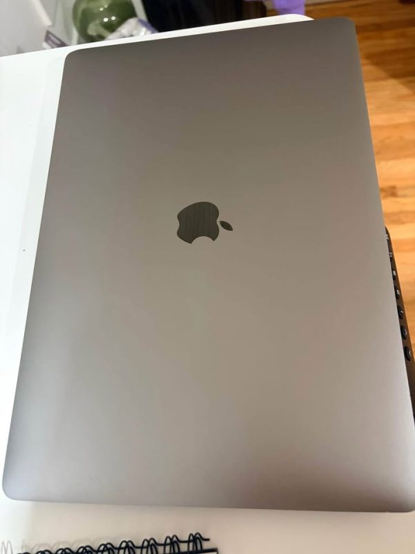 Apple MacBook Pro 2019 i9 15 inch used a few times, like new
