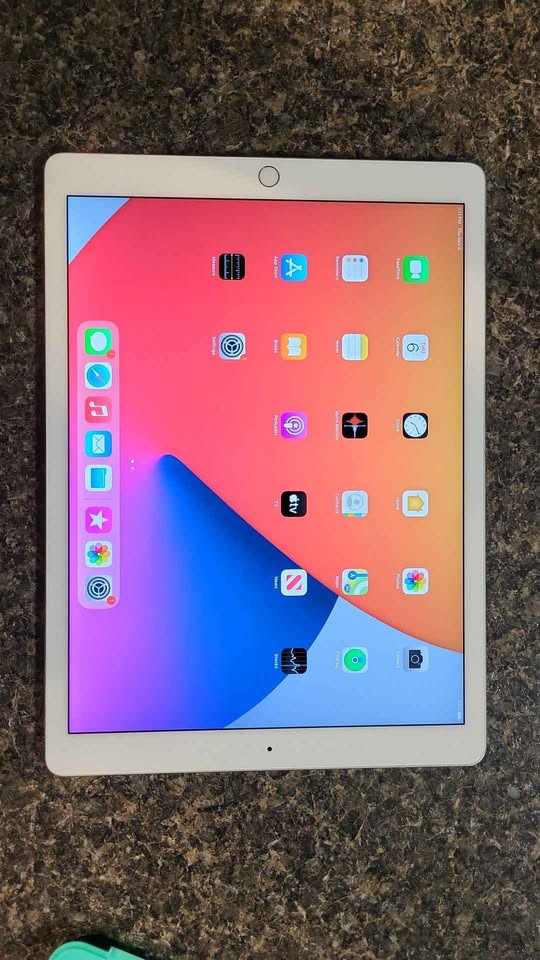 iPad Pro 12.9 inch 32GB 1st Gen 4 iPad Pro 12.9 inch 32GB 1st Gen