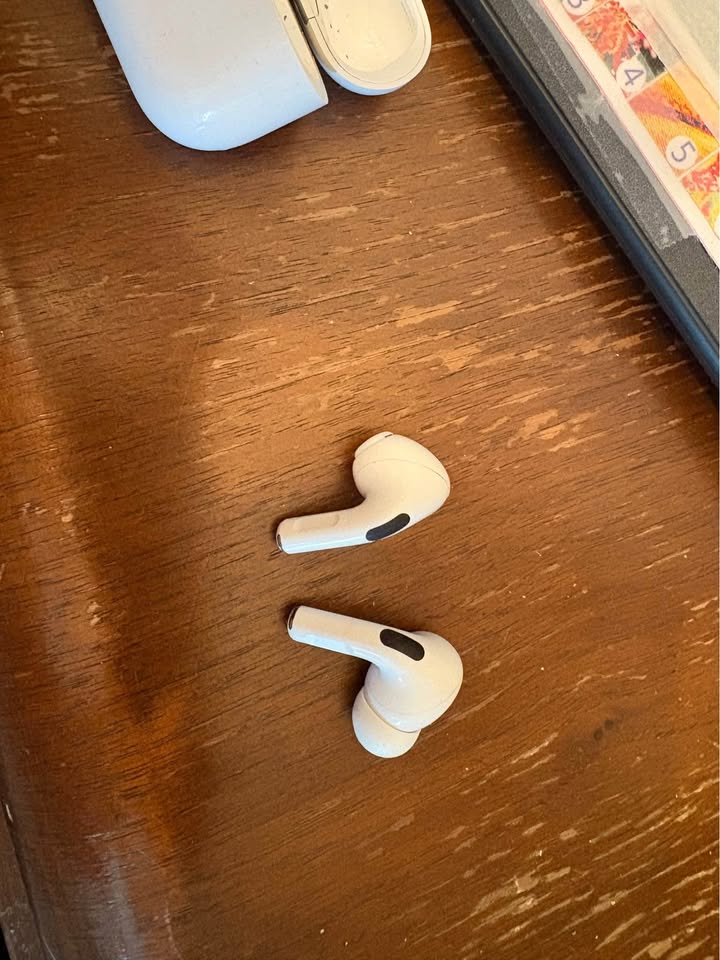 AirPod pro’s 2 AirPod pro’s