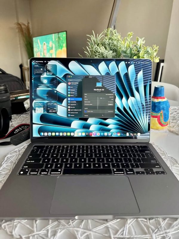 💻 MacBook Air M2 – 256GB SSD – 8GB RAM – New Excellent Condition.