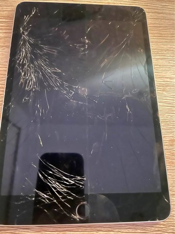 Apple iPad mini 4 128GB Cracked Screen