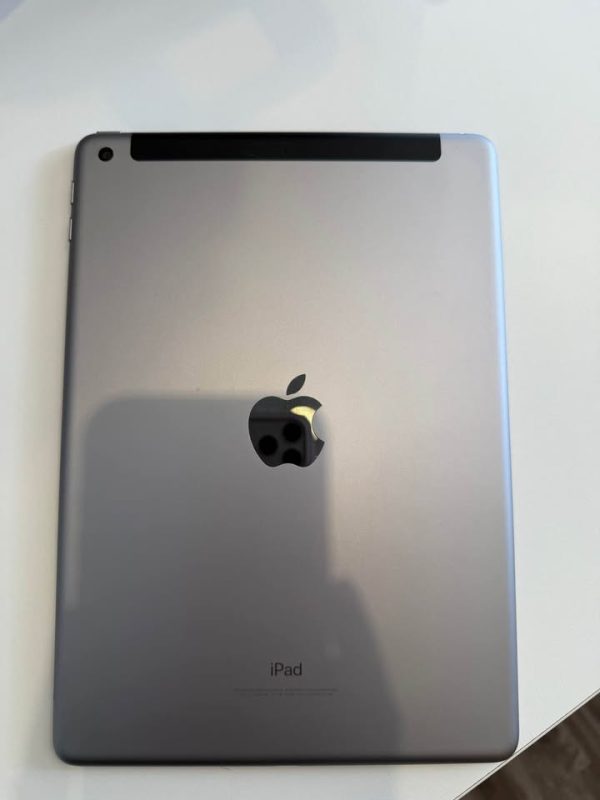 Ipad 6th gen Wi-Fi + Cellular 32GB