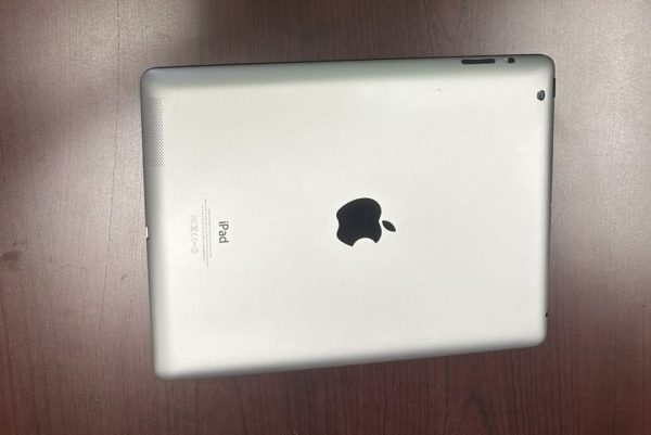 iPad First Gen Tablet 16GB - 9.7 inch