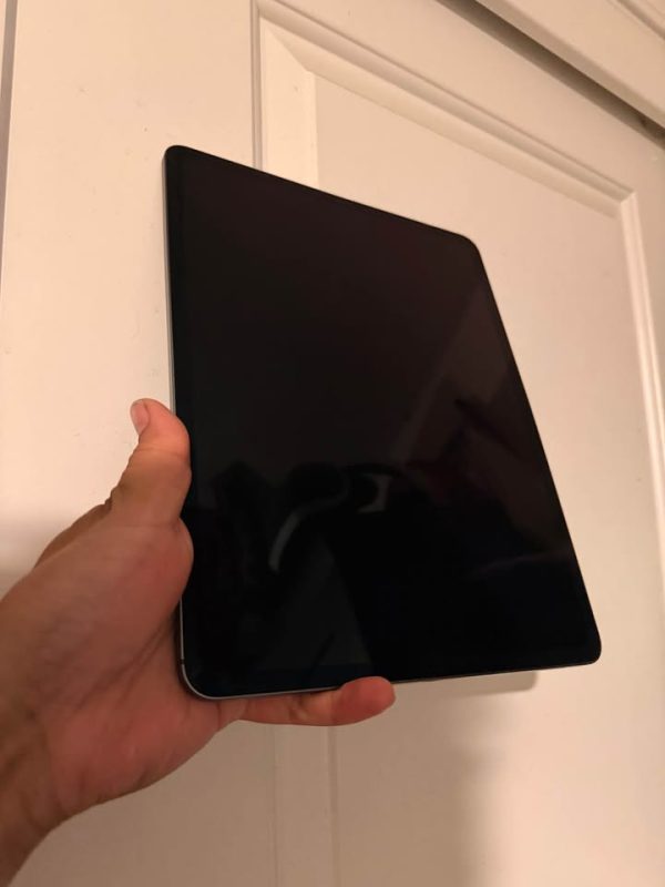 Apple iPad Pro 12.9-inch 3rd generation !!!!!!!!!!!!!!!!!!!Read description !!!!!!!!!!!!!!!
