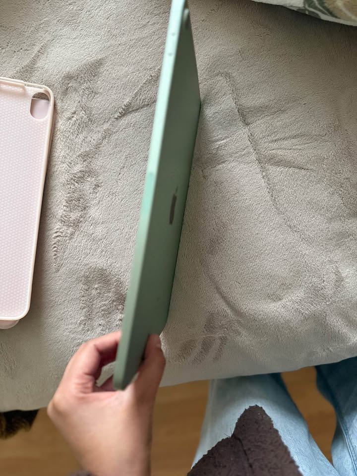 iPad Air 4th generation (green) 2 iPad Air 4th generation (green)
