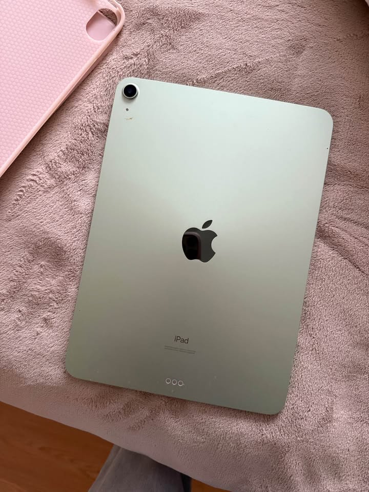 iPad Air 4th generation (green) 3 iPad Air 4th generation (green)