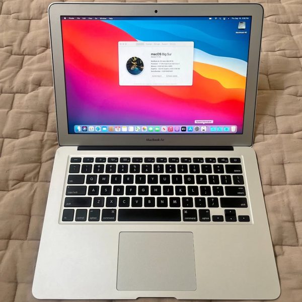 APPLE MacBook Air 13" (Mid-2013) - i7 • NEW Battery • Charger + Case
