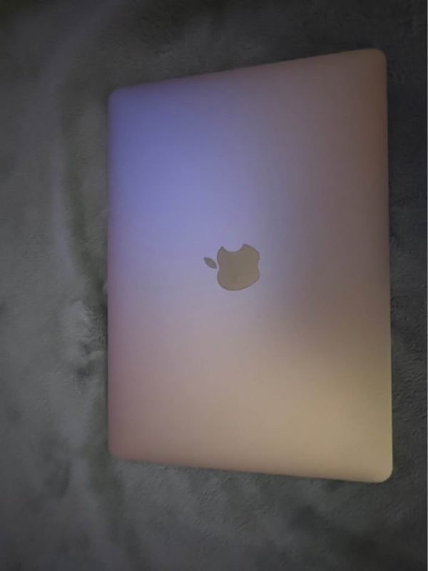 Apple MacBook