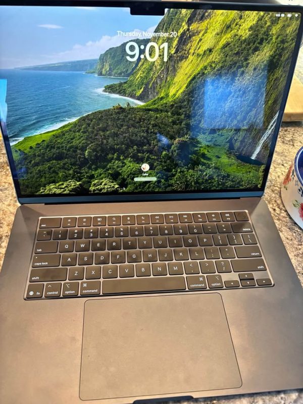 MacBook Air m4 chip (midnight)