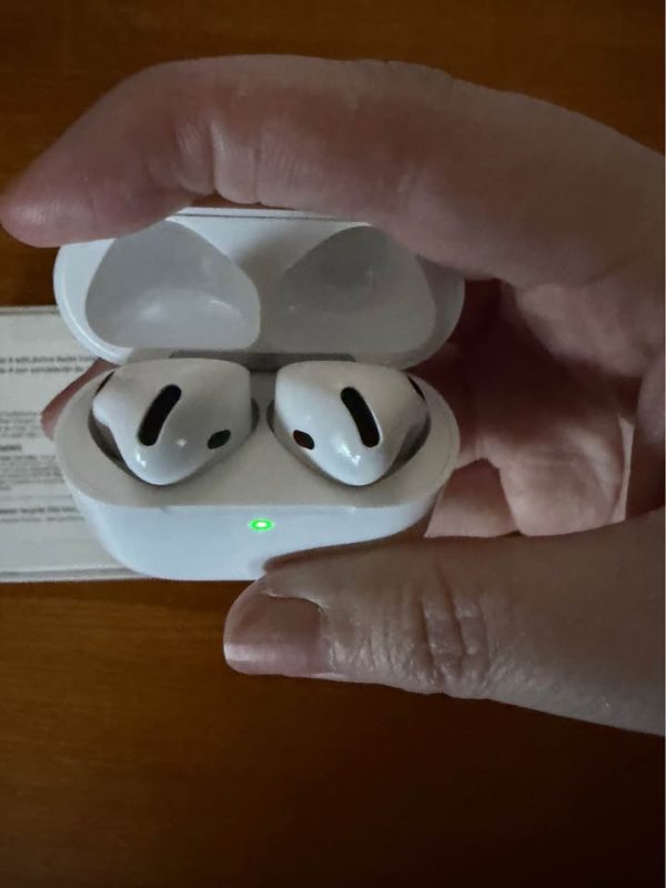 Apple AirPods 4 with ANC Open Box