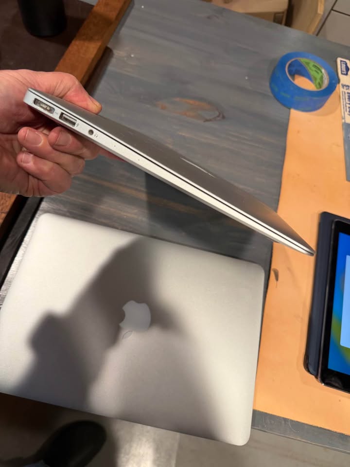 Apple MacBook Pro, Air and iPad 3 Apple MacBook Pro, Air and iPad