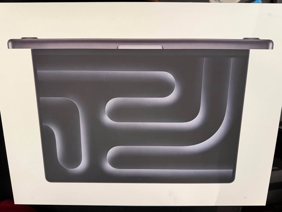 2 Months Old:Apple 2024 MacBook Pro Laptop with M4 chip with 10‑core CPU and 10‑core GPU, 14.2-in 2 2 Months Old:Apple 2024 MacBook Pro Laptop with M4 chip with 10‑core CPU and 10‑core GPU, 14.2-in