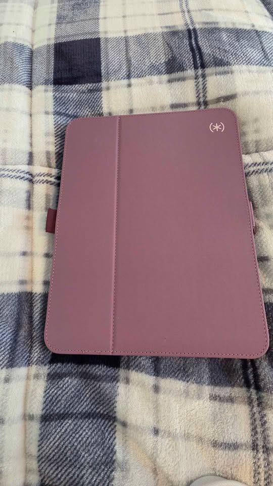 iPad (10th Generation) – 64GB – Wi-Fi + Cellular – Excellent Condition