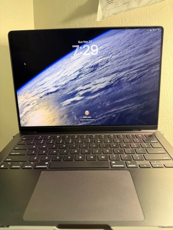 2 Months Old:Apple 2024 MacBook Pro Laptop with M4 chip with 10‑core CPU and 10‑core GPU, 14.2-in