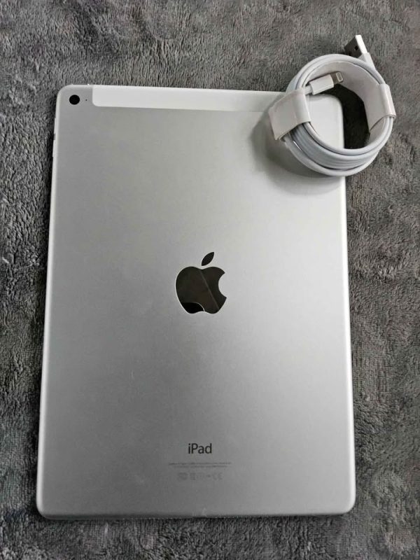 APPLE IPAD AIR 2 128GB PERFECT CONDITION WIFI AND CARRIER UNLOCKED/ YA ESTA LIBERADA