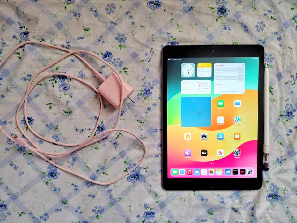 7th Gen IPad 32GB with Apple Pencil 1 7th Gen IPad 32GB with Apple Pencil