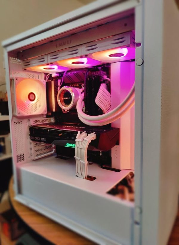 Custom RGB Winter Gaming PC | Intel DDR5 RTX Build