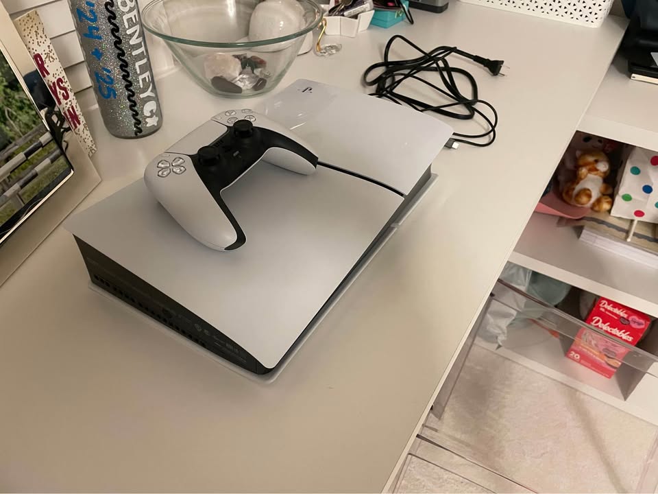 PlayStation 5 Digital Edition – Excellent Condition 1 PlayStation 5 Digital Edition – Excellent Condition