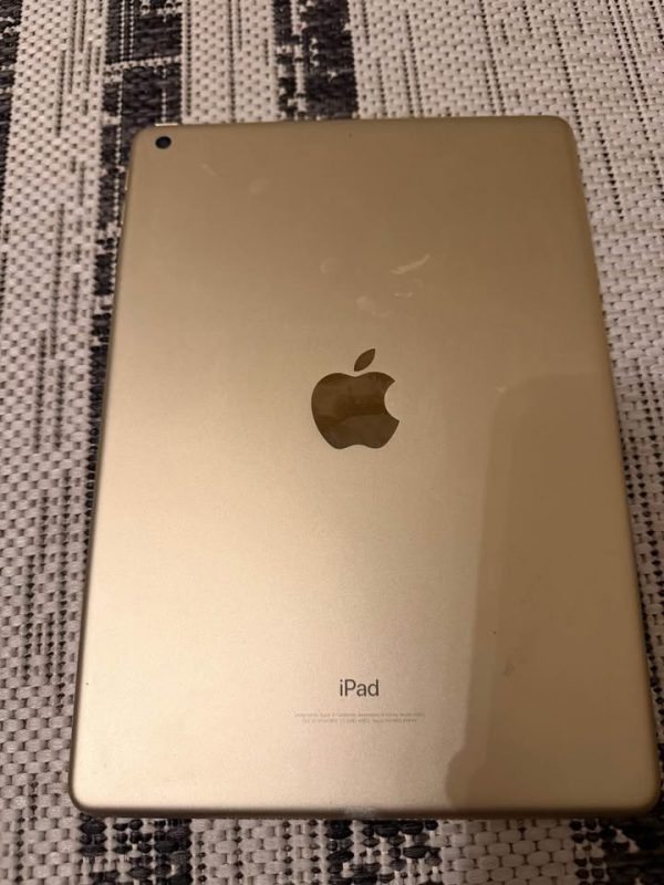 iPad 5 gold 128Gb with original Box