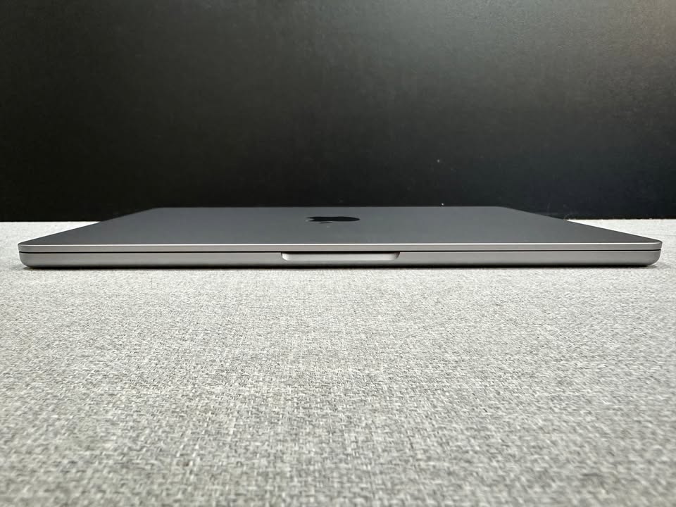 Apple MacBook Air 13" Laptop MLXW3LL/A Gray 2022 M2 8GB 256GB SSD 4 Apple MacBook Air 13" Laptop MLXW3LL/A Gray 2022 M2 8GB 256GB SSD