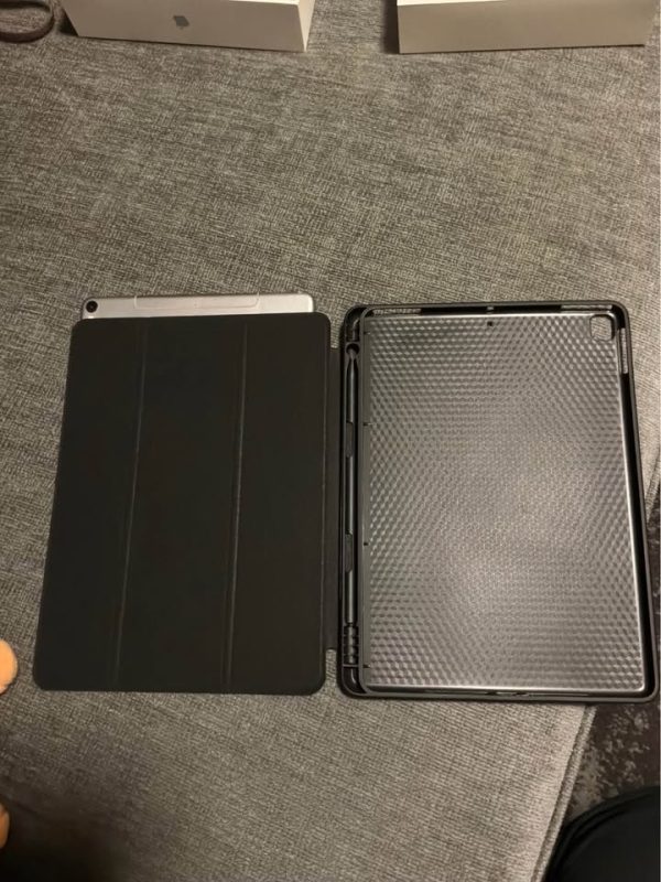 iPad Pro 10.5” with case WIFI + CELLULAR