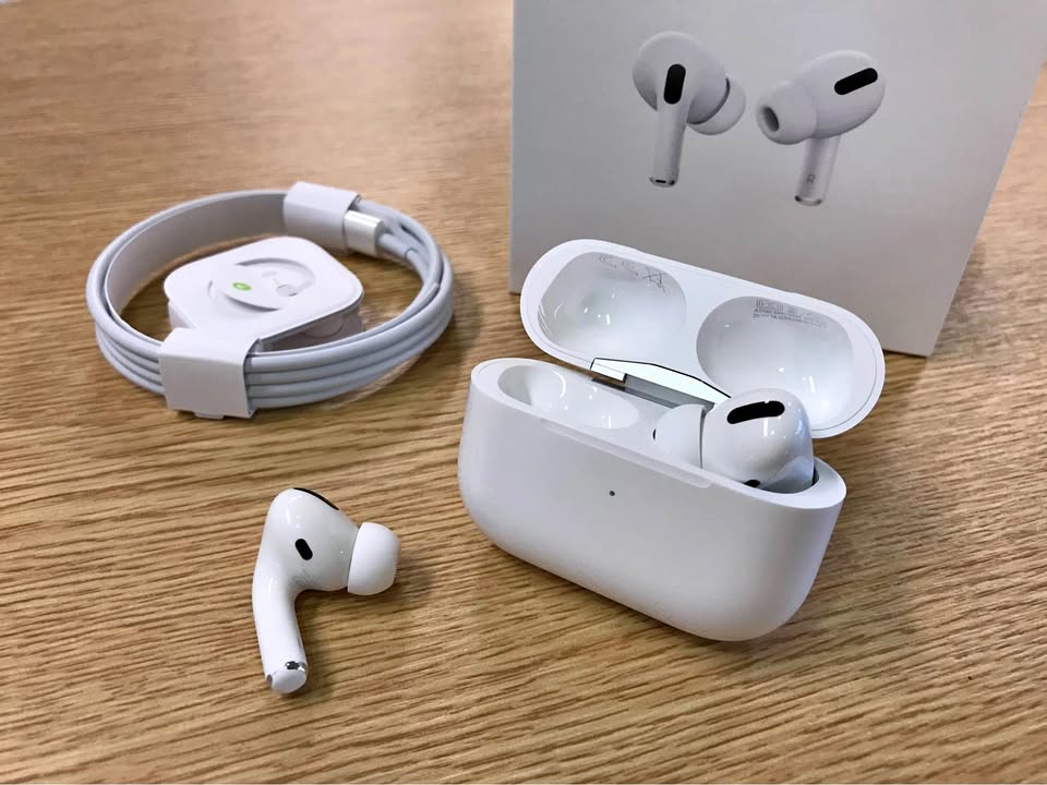 Apple AirPods Pro (2nd Generation) Features Active Noise Cancellation with type C-USB charger 1 Apple AirPods Pro (2nd Generation) Features Active Noise Cancellation with type C-USB charger
