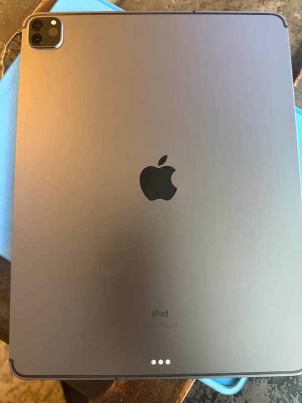 12.9” iPad Pro | Cellular & Wifi | 256gb