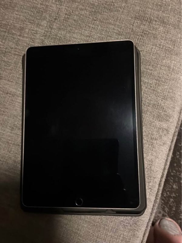 iPad Pro 10.5” with case WIFI + CELLULAR