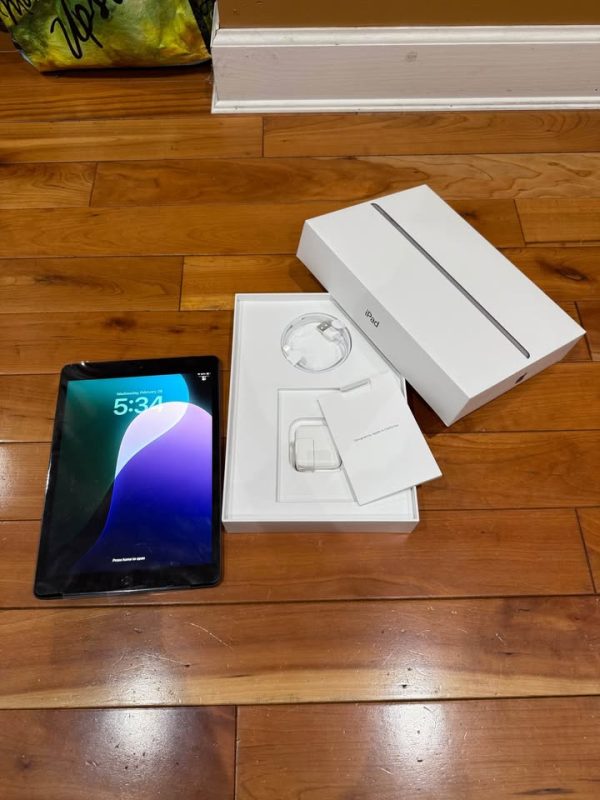 7th Generation iPad 32gb